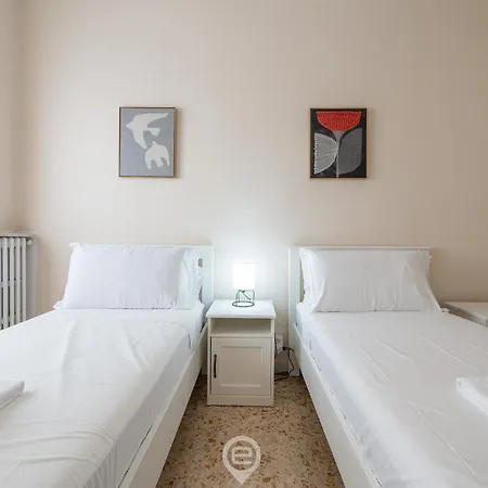Estay - Casa Lelia